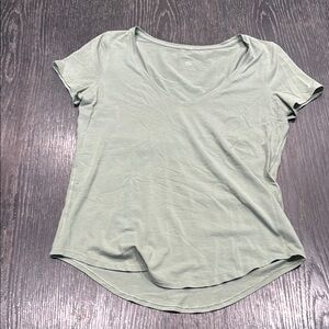 Lululemon Women’s Green V-Neck Top